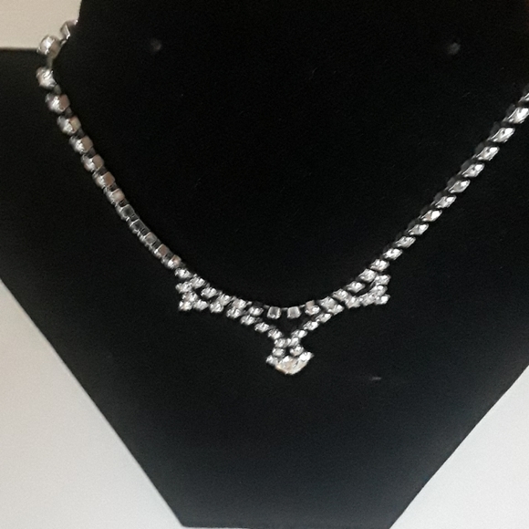 Vintage Unmarked Rhinestone Necklace 15" - Picture 1 of 4